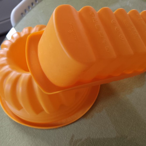 Silicone cake molds unused