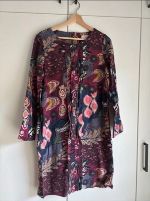 Thought London dress printed like new