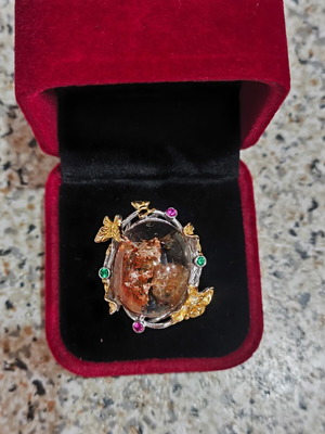 Silver 925 ring like new with gold details and natural stones