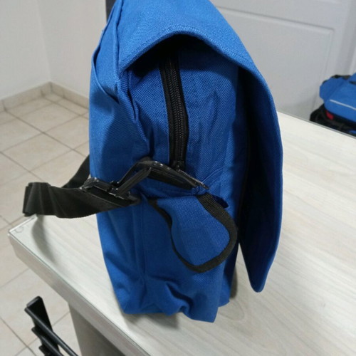 Messenger bag like new, blue, shoulder, durable material