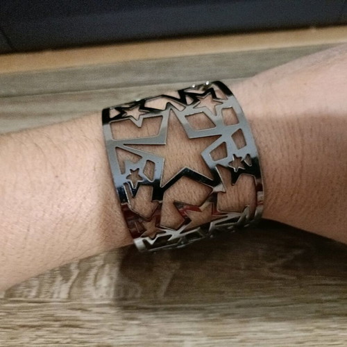 Bracelet - cuff like new, silver, adjustable size