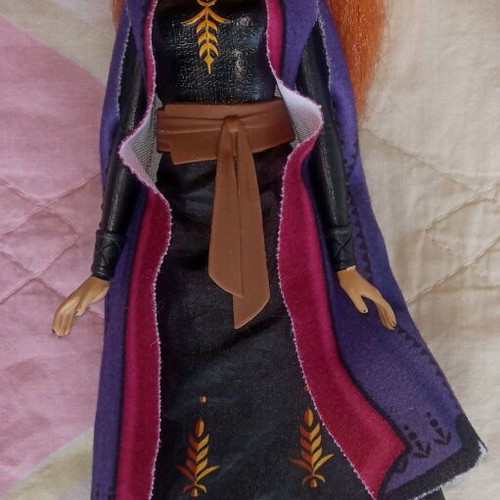 Frozen Elsa singing and Anna light-up dolls used