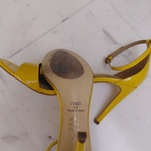 Nak yellow sandals size 39