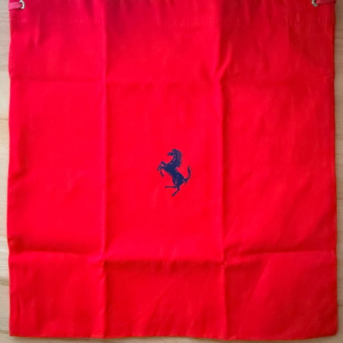 Θήκη Scuderia Ferrari κόκκινη 29cm x 32cm καινούργιο