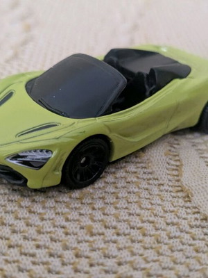 Matchbox 2019 McLaren 720S Spider car like new, light green