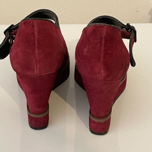Urban Outfitters Y2K Deena & Ozzy Platform Mary Janes burgundy suede size 40 like new