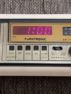 Vintage Retro ρολόι ξυπνητήρι Furntronic AM FM μοντέλο F206 μεταχειρισμένο