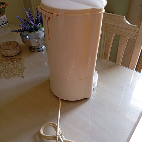 Electric coffee maker used for French coffee and tea