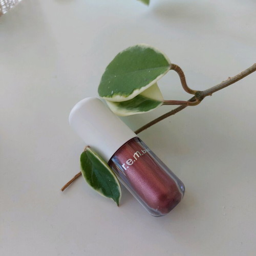 REM Beauty Liquid Eyeshadow like new