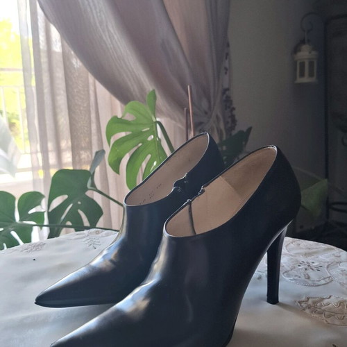 ZARA Vintage Black Ankle Boots with Mid Heel Like New Size 37