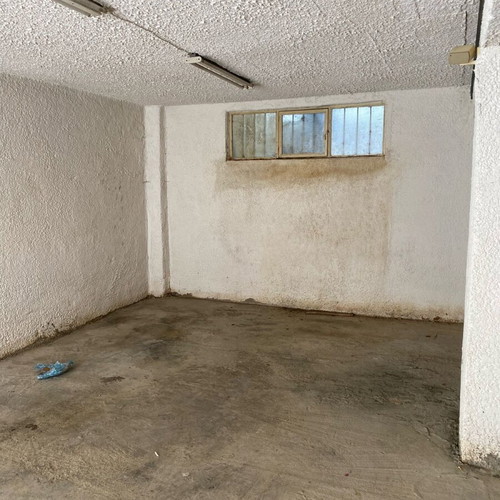 Parking storage 99sqm with ramp and wc
