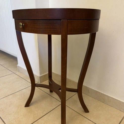 Oval solid wood coffee table with drawer