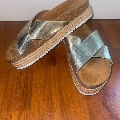 Fullah Sugah sandals platforms size 41 like new, gold silver