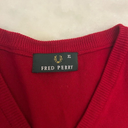 Fred Perry V Neck sweater XL like new
