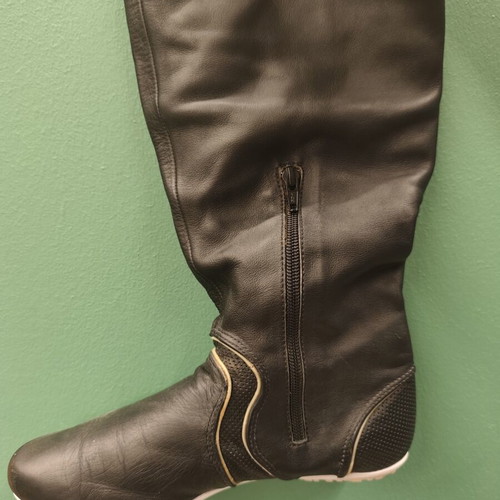 Lacoste kids boots used, black, size 36