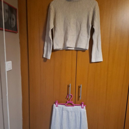 Zazu knitted set like new, beige mini skirt and top