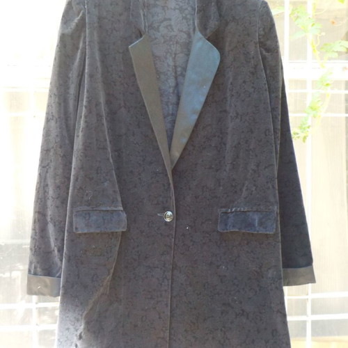 Velvet jacket used, black, size small to medium