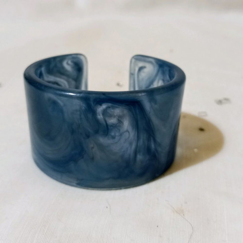 Blue bracelet new acrylic resin cuff style