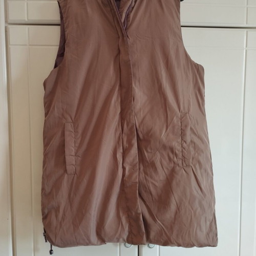 Women's double-face sleeveless jacket with hood like new size L
