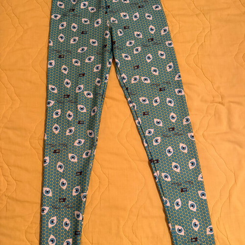 Chic Mess leggings like new, 2 pieces with colorful pattern