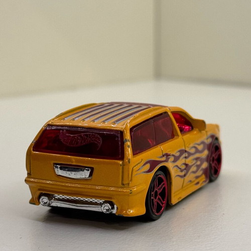 Hot Wheels Boom Box Custom Wagon 2002 Mattel like new