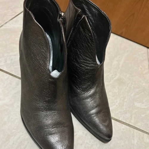 Leather ankle boots like new, side zipper, square heel 5-6cm, size 39, grey silver