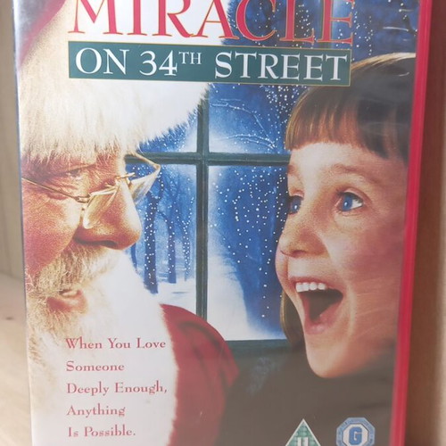 Miracle on 34th Street DVD with English subtitles
