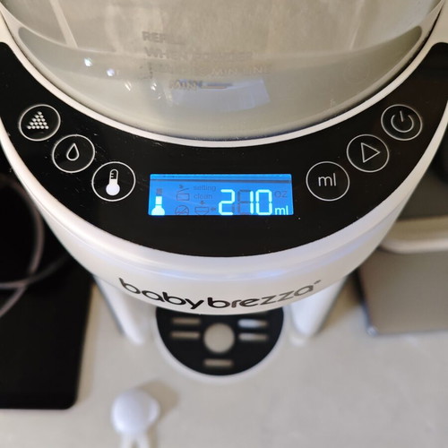 Baby Brezza automatic formula maker like new with box and accessories