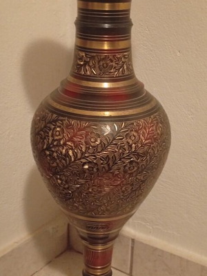 Metal Art Deco vase like new, height 0.59 m