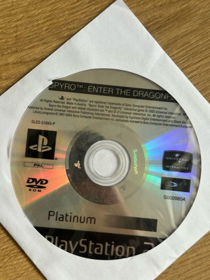 Spyro Enter the Dragon used PlayStation 2 game disc