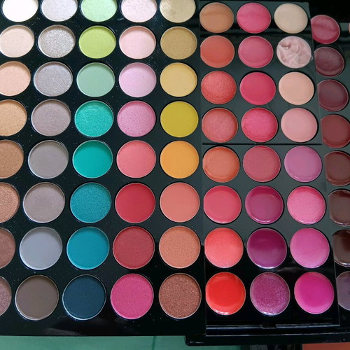 Make Up Studio Sephora Palette collectible with mirror and stands