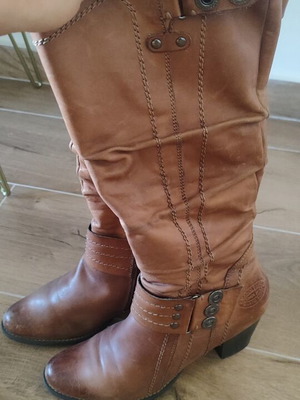 Marco Tozzi women's brown boots size 38 used with inner lining and 6cm heel