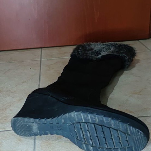 Caprice boots used with fur lining, size 40, black