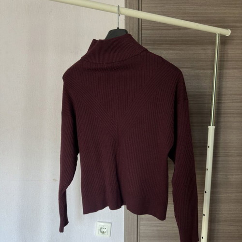 Oysho burgundy daily turtleneck sweatshirt M like new