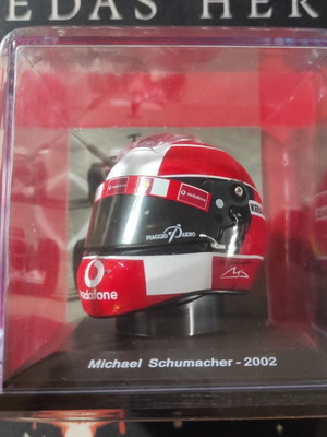 F1 каска Michael Schumacher 2002 запечатана, нова, автентична