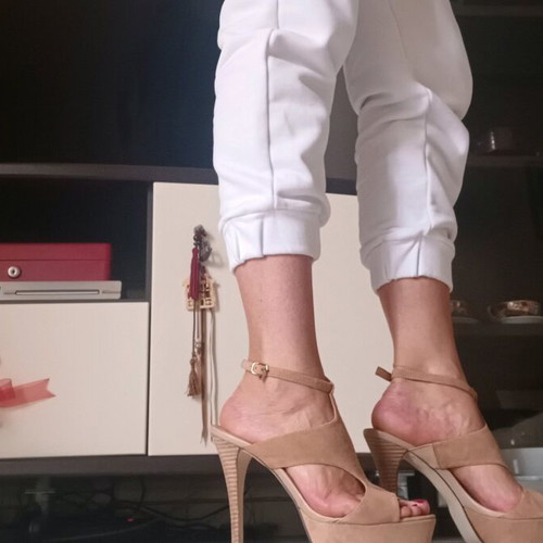 Fausta Moretti Italy sandals like new, beige suede leather, size 37