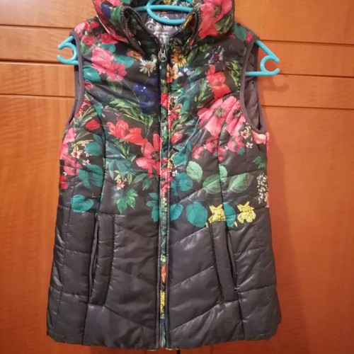 Thin vest like new