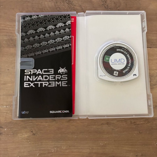 Space Invaders Extreme PlayStation PSP used, complete