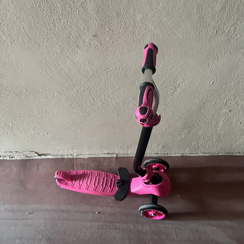 Children's scooter used, very good condition