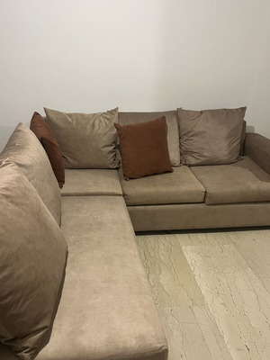 Sofa like new, corner with removable section, comfortable