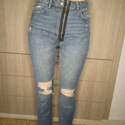 Bershka women's jeans like new, size 34, blue with rips