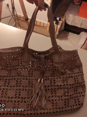 Γυναικεία μπεζ τσάντα ώμου μεταχειρισμένη