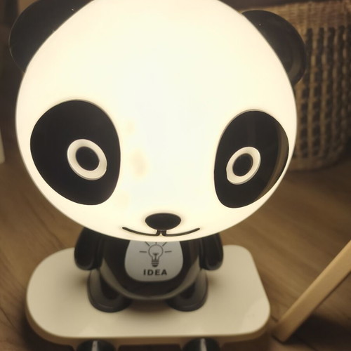 Children's panda table lamp