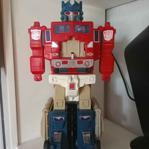 Transformers Optimus Prime Generation 1 figure