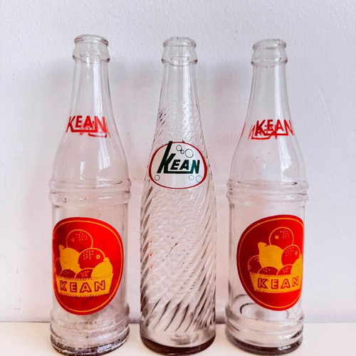Kean bottles, lot