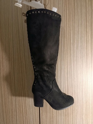 Μπότες suede μαύρες με τρουκς, νούμερο 37, σε άριστη κατάσταση