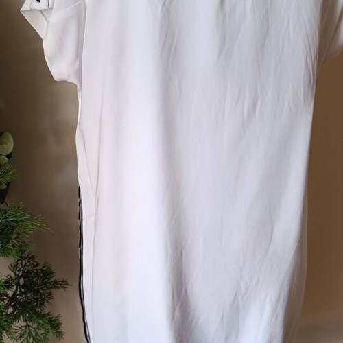 Karl Lagerfeld dress size 44 white like new with side slits