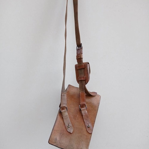 Leather ammo pouch WWII like new (World War II)