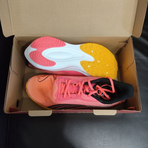 Puma Darter Pro athletic shoes size 43, orange