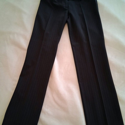 TE QUERO Small suit with fitted jacket and low-rise trousers, like new